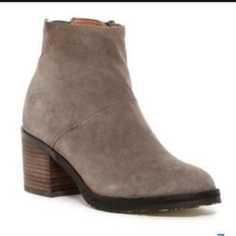 Gentle Souls Kenneth Cole Blane Suede Booties